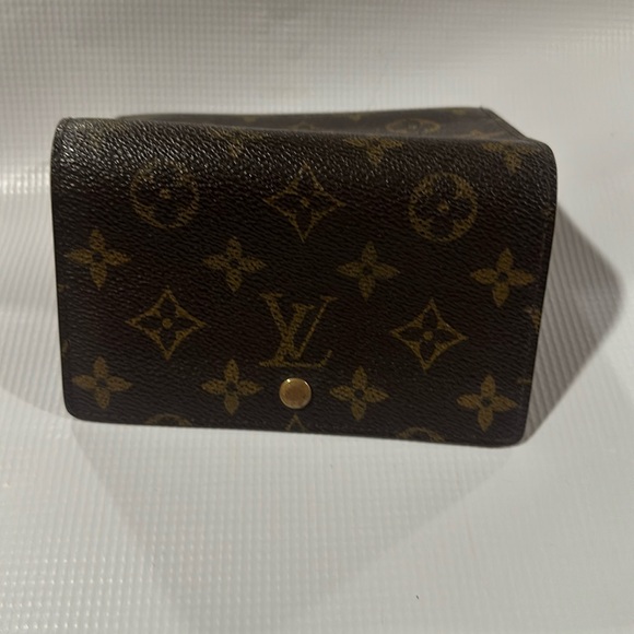 Louis Vuitton small wallet authentic with code ca0917 - Picture 1 of 5